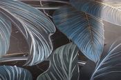 ShoWall Black Leaf