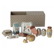 Miniature shopping box