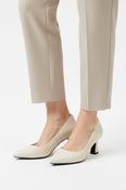 Court Shoe - Cream image