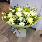 Deluxe Ivory Bouquet image