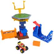 Monster Jam Smash &amp; Bash Playset Classroom Crusher Crash Course