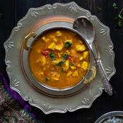Catering Breast Of Chicken Curry (2.5kg Serves 9 People) image