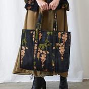 100 Stars Wisteria Tote - Black