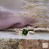 18kt Yellow Gold 0.68ct Round Green Tourmaline &amp; 0.22ct Diamond Taper Ring