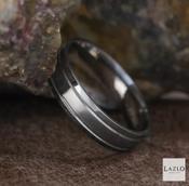 Gents Platinum 600 Satin Finished Center &amp; Polished Edges Wedding Ring image