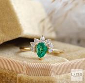 18kt Yellow Gold 0.71ct Pear Emerald &amp; 0.28ct Natural Diamond Dress Ring image