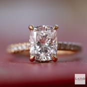 18kt Yellow Gold Long Cushion Laboratory 2.09ct D VVS2 Solitaire Centre &amp; 0.23 ct Laboratory Diamond Shoulders Ring image