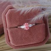 18kt White Gold Three Stone 0.70ct Laboratory Pink Diamond &amp; 0.23ct Diamond Ring image
