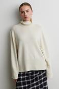 Alpha Knit T-Neck in cream
