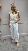 Shelley Barrel-Leg Jeans White image