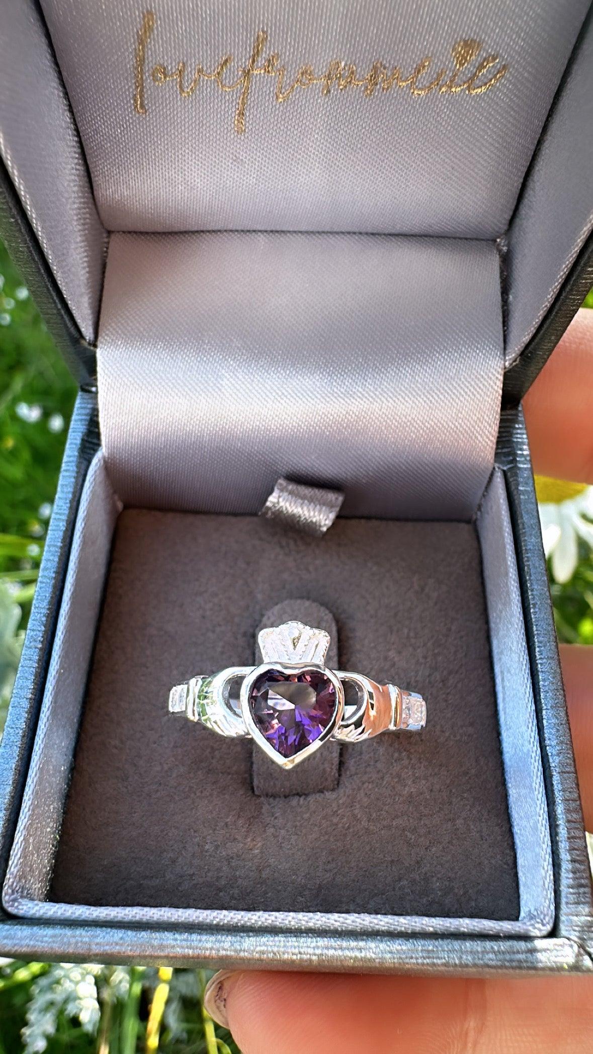 Alexandrite claddagh ring online