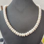 White Pearl Necklace image