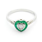 Heart-shaped emerald ring image