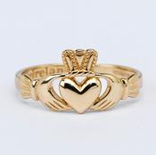 9 Carat Gold Claddagh Ring image