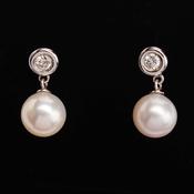 Pearl &amp;amp; Diamond 18 Carat Earrings image