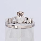 White Gold Claddgah Ring image