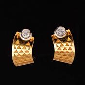 18 Carat Gold 7 Diamond Hoops image