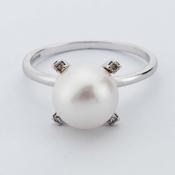 Pearl &amp;amp; Diamond White Gold Ring
