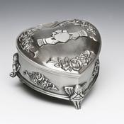 Mullingar Pewter Rose/Heart Shaped Jewellery Box in Claddagh or Mom.