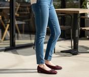 Caprice - 22105 Burgundy Pump image