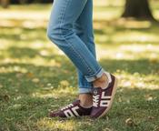 Back 70 -[Cloud] Burgundy &amp; Cream Trainer image