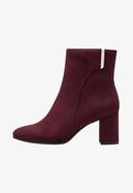 Marco Tozzi - 85302 Burgundy Ankle Boot image