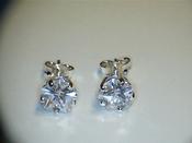 Stelrling Silver Cubic 6 Claw Stud Earrings image