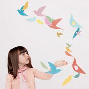 DJECO MOBILE: Multicolored birds image
