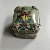 Snuff Box