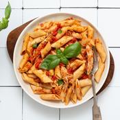 Pulled Chicken Tomato &amp; Basil Pasta image