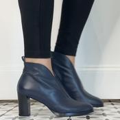 Wonders L-1112 Vflex 12 Navy Leather V-Cut Ankle Boot image