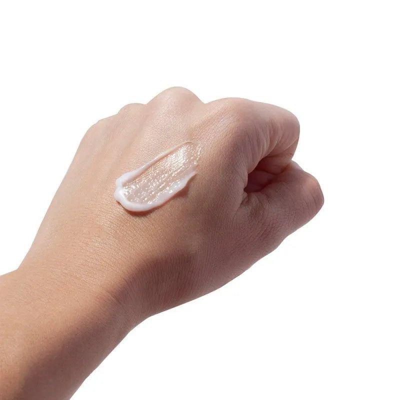 CeraVe Hydrating Hyaluronic Acid Serum, 30ml, with Ceramides, Vitamin B5 & MVE Delivery Technology