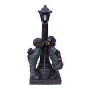 Kissing Boy &amp; Girl at Lamp