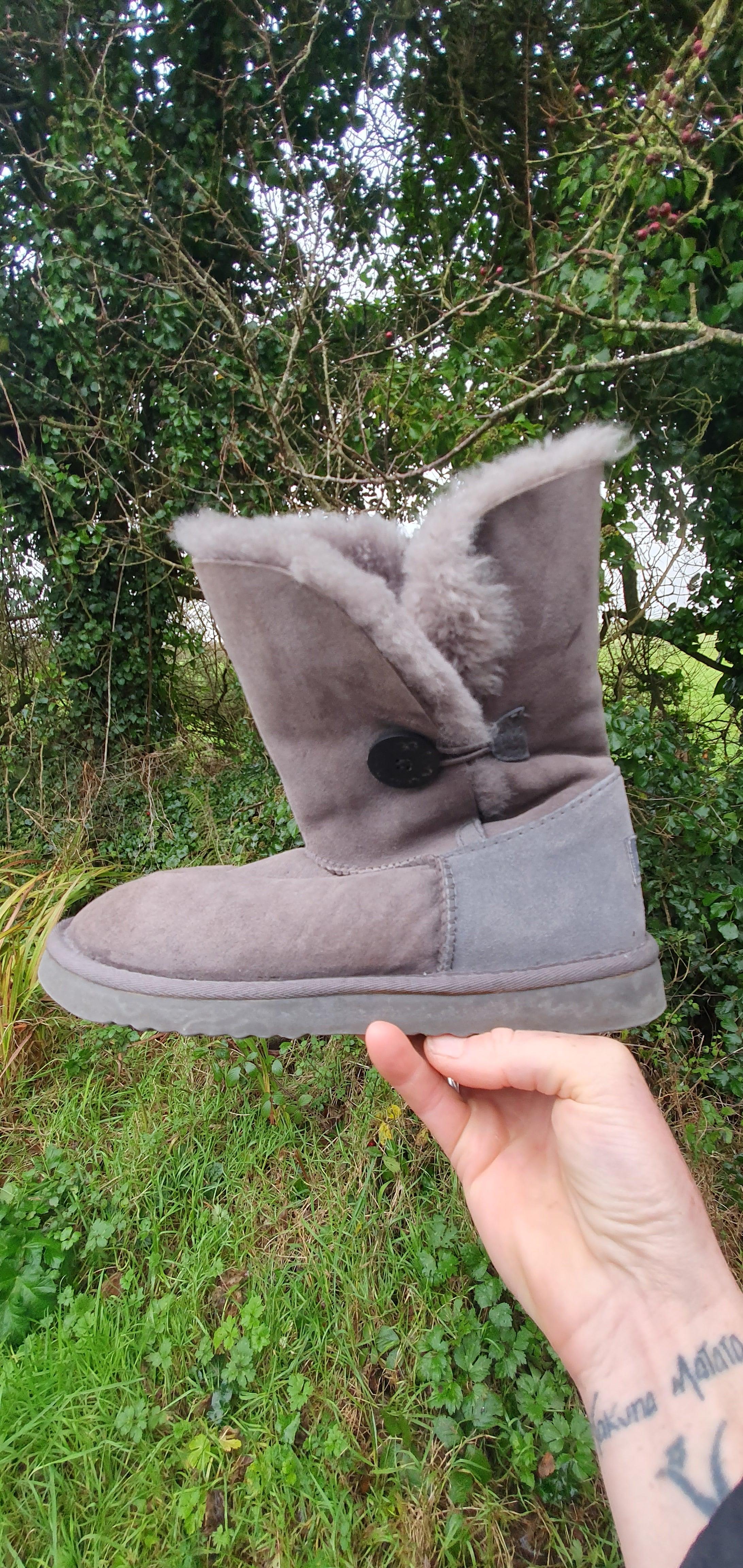 Uggs hotsell size 8