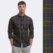 Barbour Men's Wetheram Tailored Long-Sleeved Shirt in Classic Tartan image