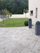 Kandla Grey Sandstone Cobbles &amp; Setts - 200x100 Pack