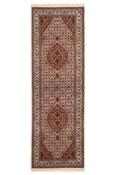 Tabriz Indi Runner 1496931 image