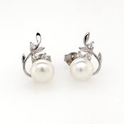 silver pearl and cz leaf stud�earrings 7.5mm image