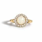 18ct Edwardian Opal Treasure Ring image