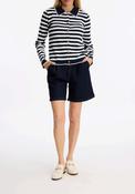 AE132 top