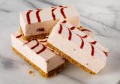 Traybake Strawberry Cheesecake - 44 Pieces