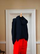 ApuntoB Large Cashmere Scarf Black and Navy image