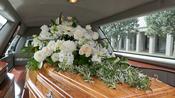 Large Casket wreath white &amp; Cream image