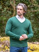 100% Lambswool V Neck Green Melange - L image