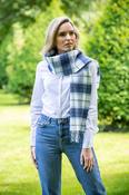 100% lambswool blue and white scarf image