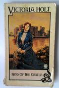 Victoria Holt / King of the Castle (Vintage Paperback) image