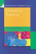 Suzy Siddons / Delivering Training (Large Paperback)