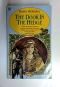 Robin McKinley / Door in the Hedge (Orbit Books) (Older Edition Small Paperback)