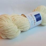Sonas Irish Aran traditionally spun pure wool image