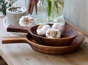 Laon tray w. handle acacia wood image